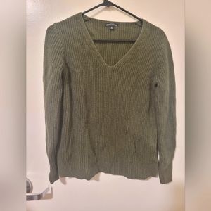 xs male forest green mercantile knit sweater v neck